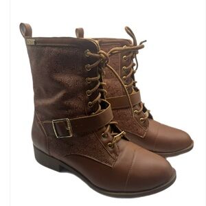Bebe Women’s Brown Ankle Boot Side Gold Buckle. Size 8.5. Booties. Side zip.